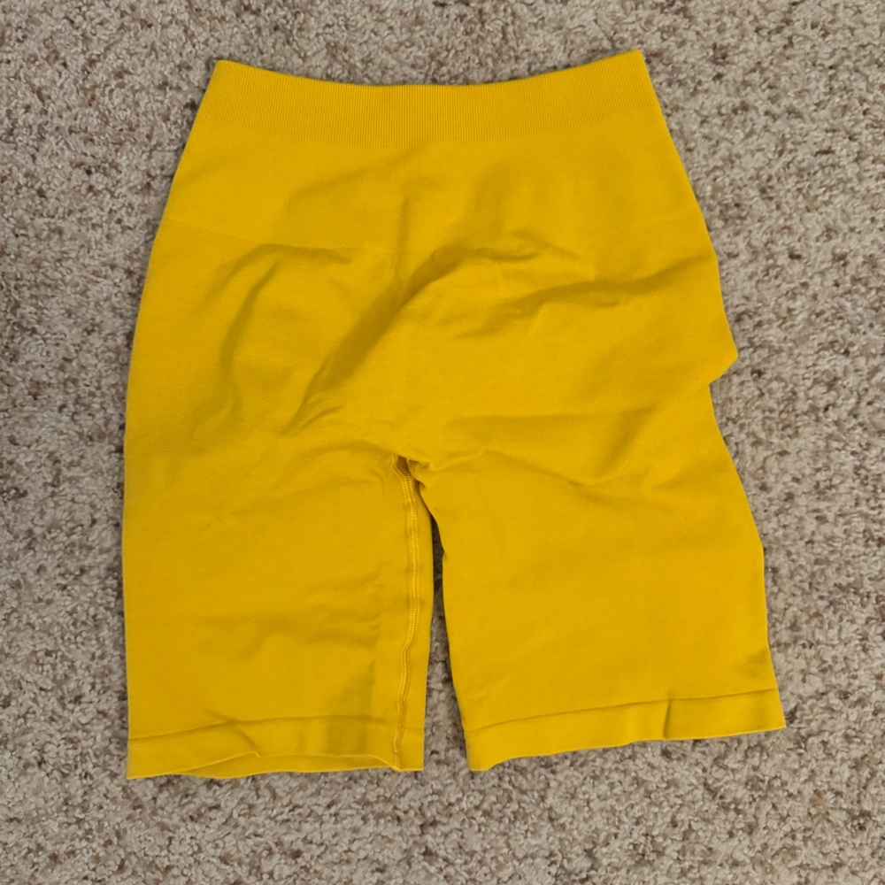 ALPHALETE BIKER SHORTS